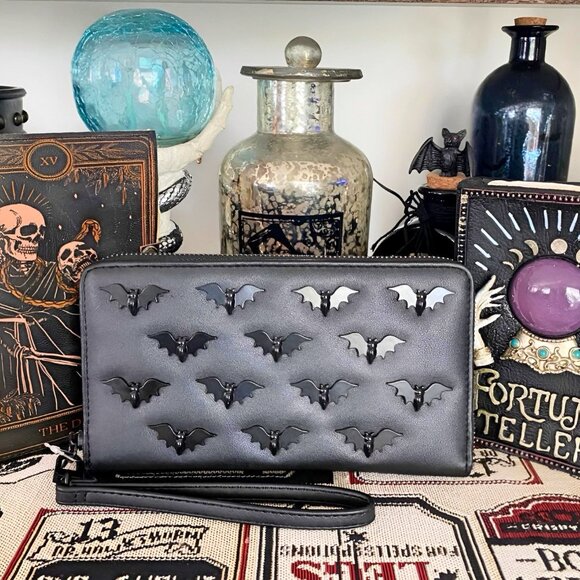 Betsey Johnson Large Black w/Bats Wristlet Phone Case Clutch Wallet NWT - Picture 2 of 8